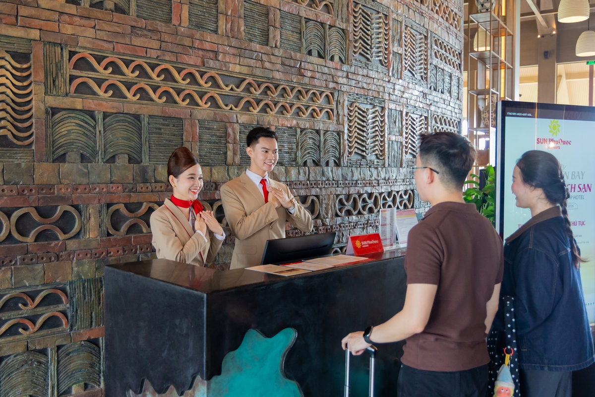 Hành khách Sun PhuQuoc Airways làm thủ tục check-in tại New World Phu Quoc Resort.