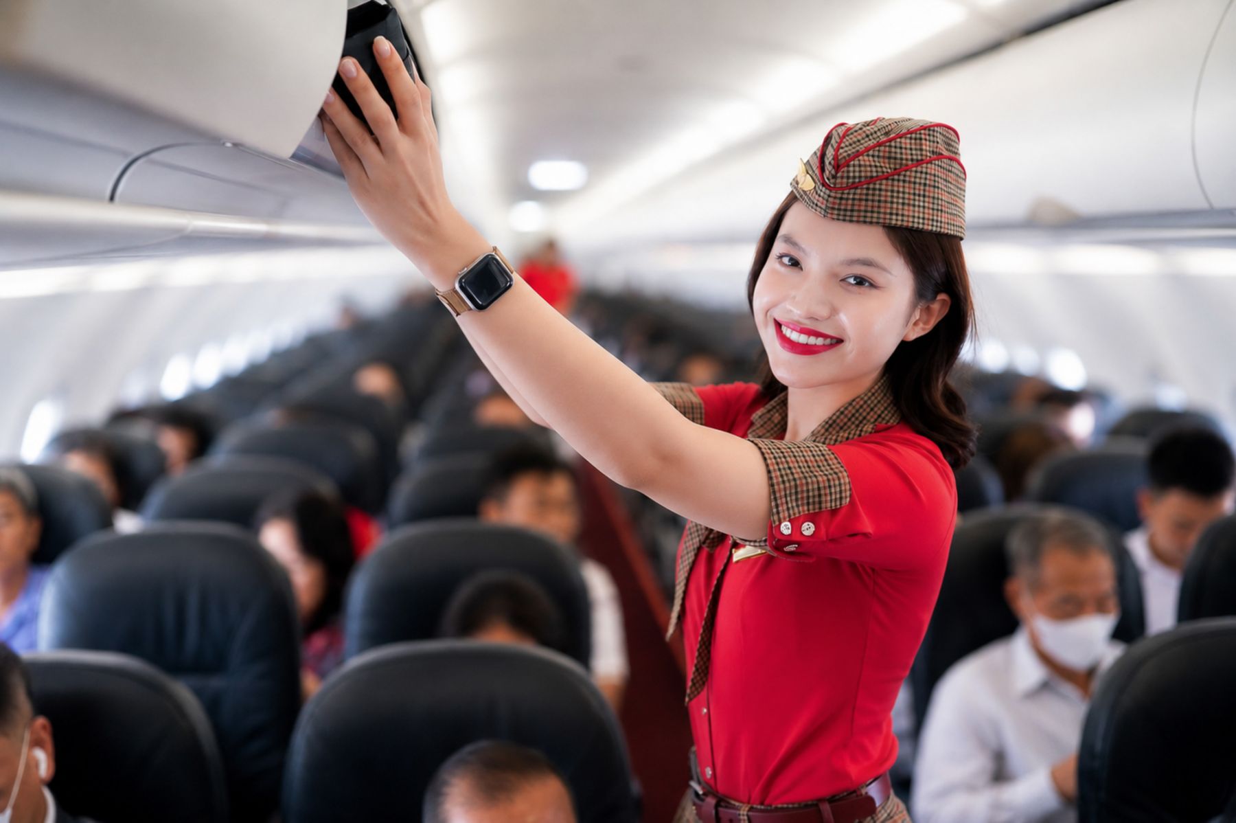 Hè rực rỡ, bóng lăn sôi động: Vietjet tăng 30% chuyến, cung cấp 8,8 triệu vé từ 0 đồng