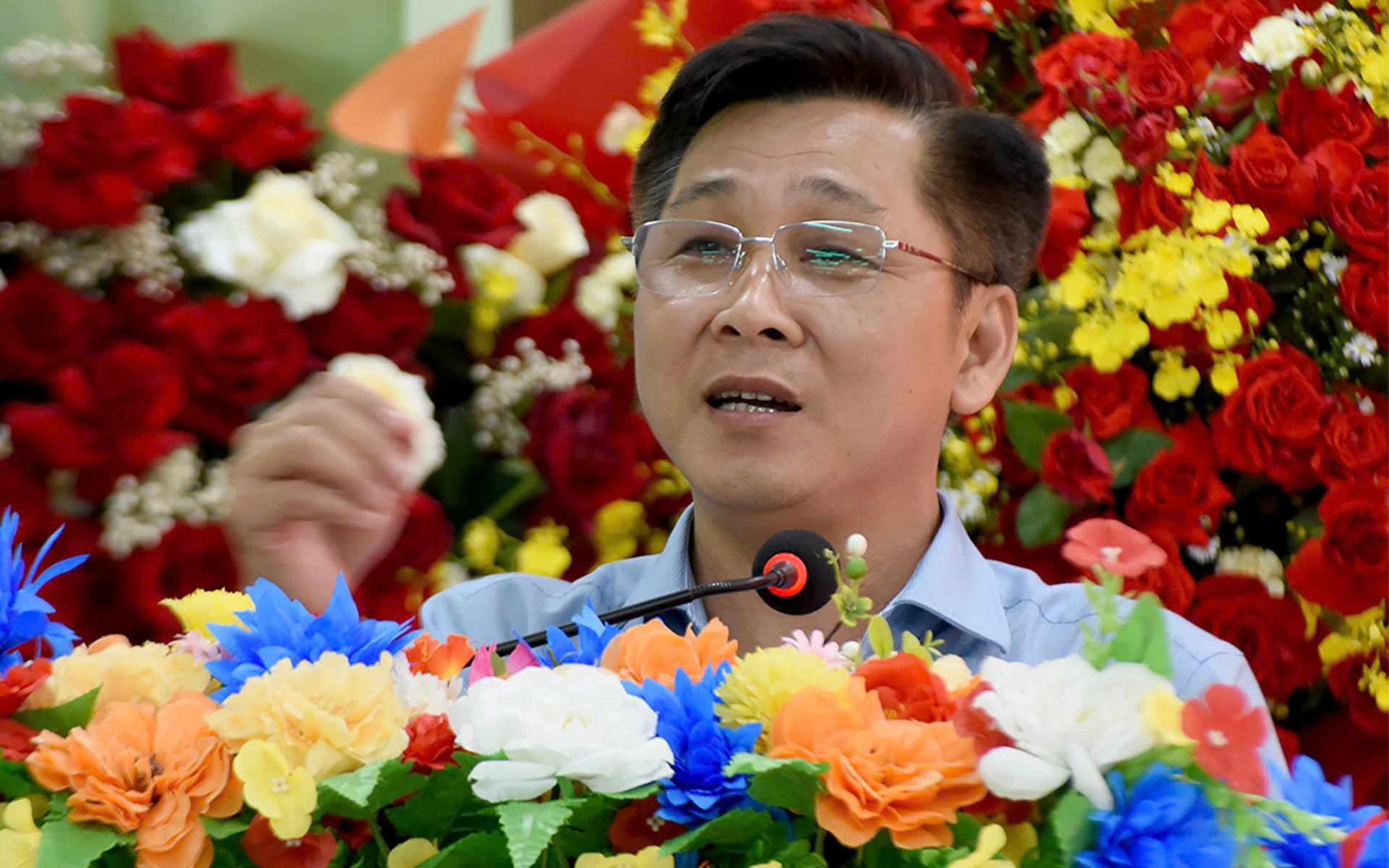 Ông Trần Hoài Thu, Bí thư Đảng ủy xã Sơn Tây Thượng phát biểu tại buổi lễ.