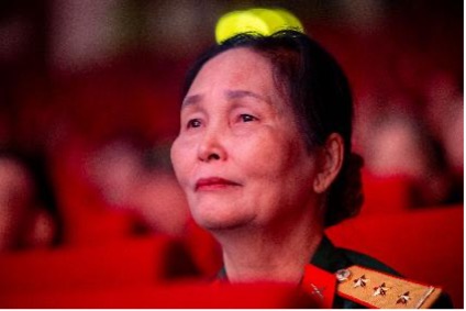 Công diễn “Đất Nước Thiên Hùng Ca”: 75 phút khiến khán giả đi từ choáng ngợp đến vỡ òa