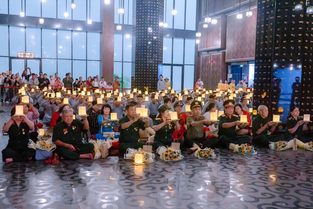 Lễ dâng đăng thiêng liêng sẽ được tổ chức tại quảng trường Tây Bổ Đà Sơn vào tối thứ Bảy ngày 25/7.