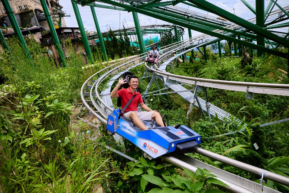 Máng trượt là trò chơi hấp dẫn bậc nhất tại Ba Na Hills.