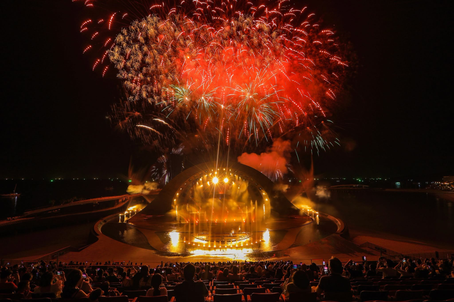 Show diễn Kiss of the Sea.