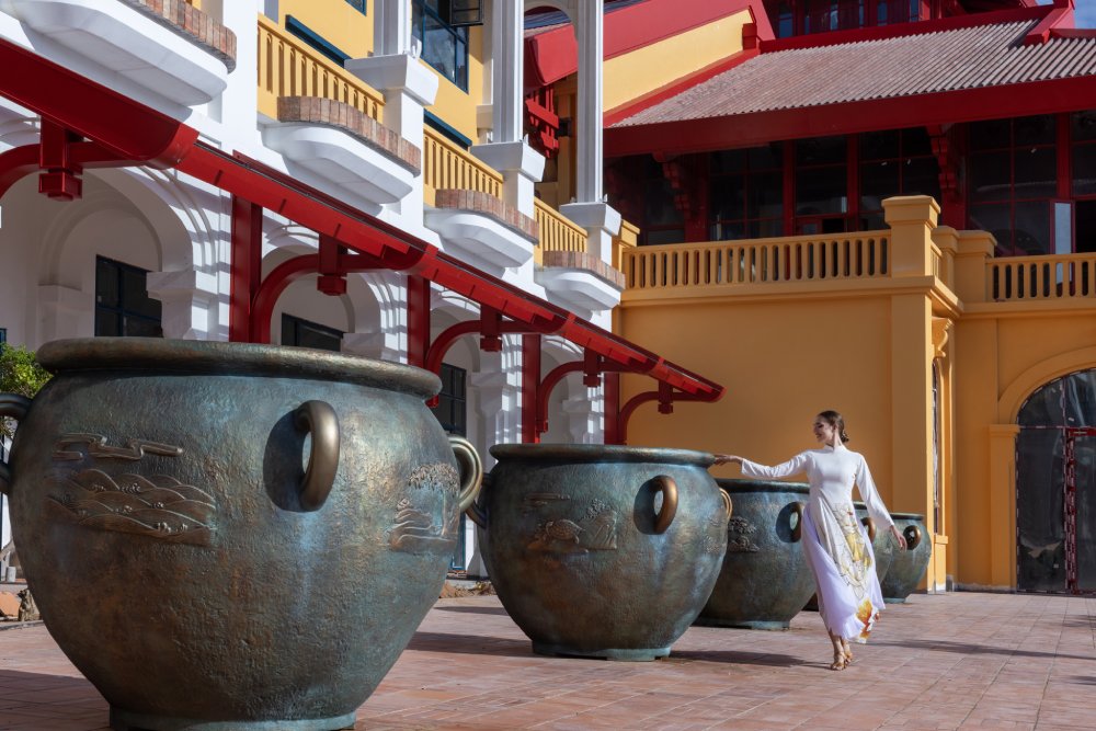 Rixos Phu Quoc dần lộ diện: Dấu ấn cung đình Huế giữa thiên đường biển Hòn Thơm