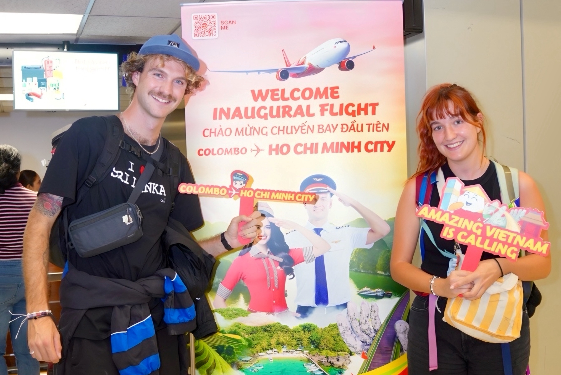 Hành khách vui mừng khi bay cùng Vietjet trên chuyến bay đầu tiên kết nối TP.HCM và Colombo.