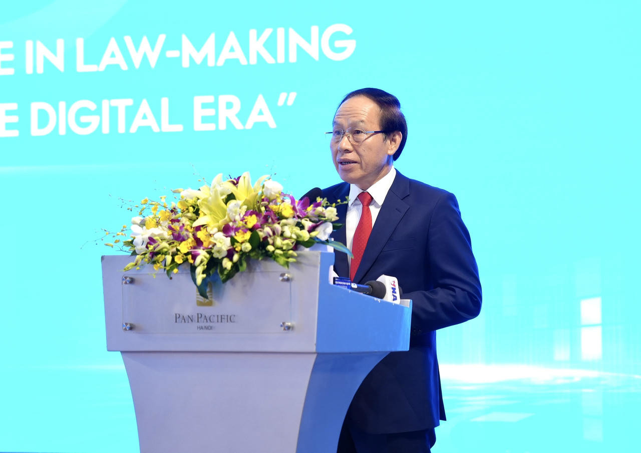 Phó Thủ tướng Lê Tiến Châu phát biểu chào mừng.