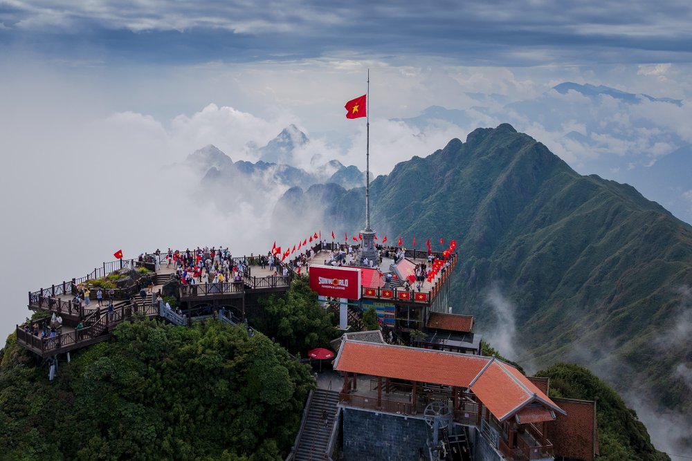 “Đón bình minh trên đỉnh Fansipan”: 200 suất duy nhất trong dịp Quốc khánh