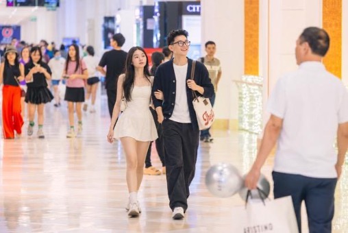 Từ những buổi dạo chơi, mua sắm đến các cuộc hẹn bên người thương, Vincom trở thành không gian kết nối và lưu giữ những khoảnh khắc đáng nhớ dịp 20/10.