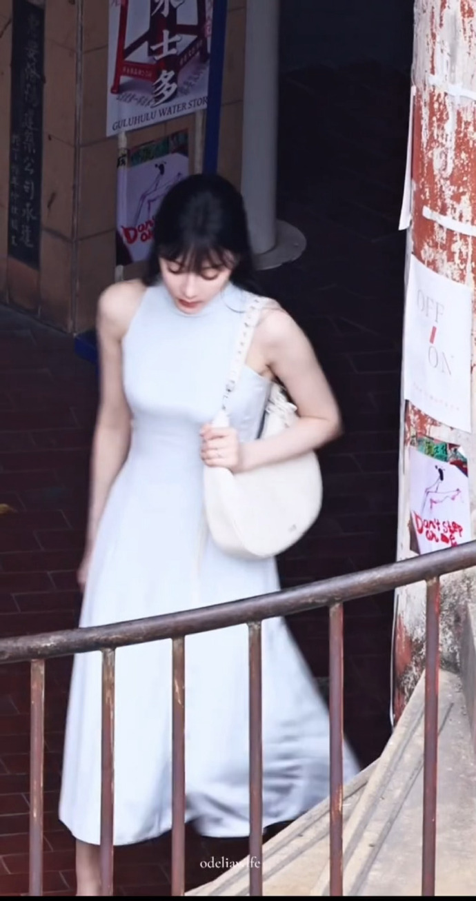 Hình ảnh trên phim trường của Địch Lệ Nhiệt Ba