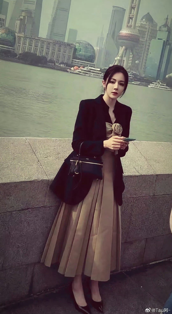 Không tạo hình nào có thể làm khó Địch Lệ Nhiệt Ba