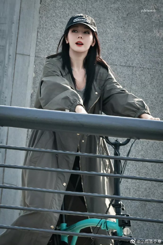 Không tạo hình nào có thể làm khó Địch Lệ Nhiệt Ba