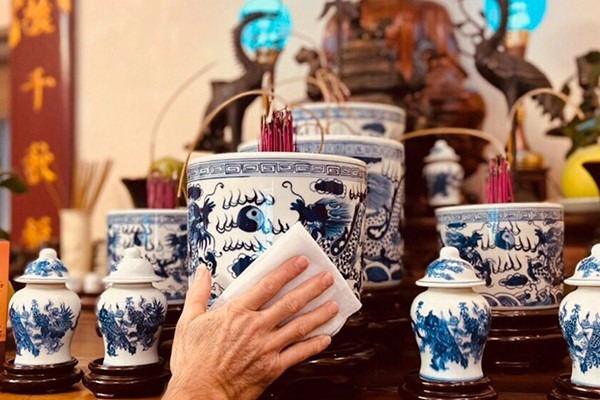 3 lỗi phong thủy bàn thờ khiến tiền bạc thất thoát dù làm ăn giỏi