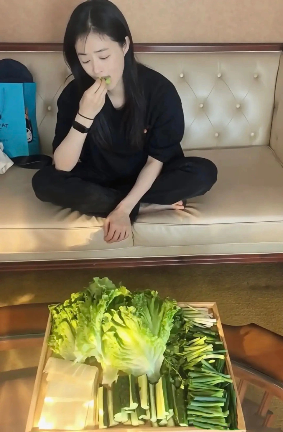 Một minh tinh hạng A cay đắng tiết lộ: Tôi phải ăn những thứ đến trâu bò còn chê