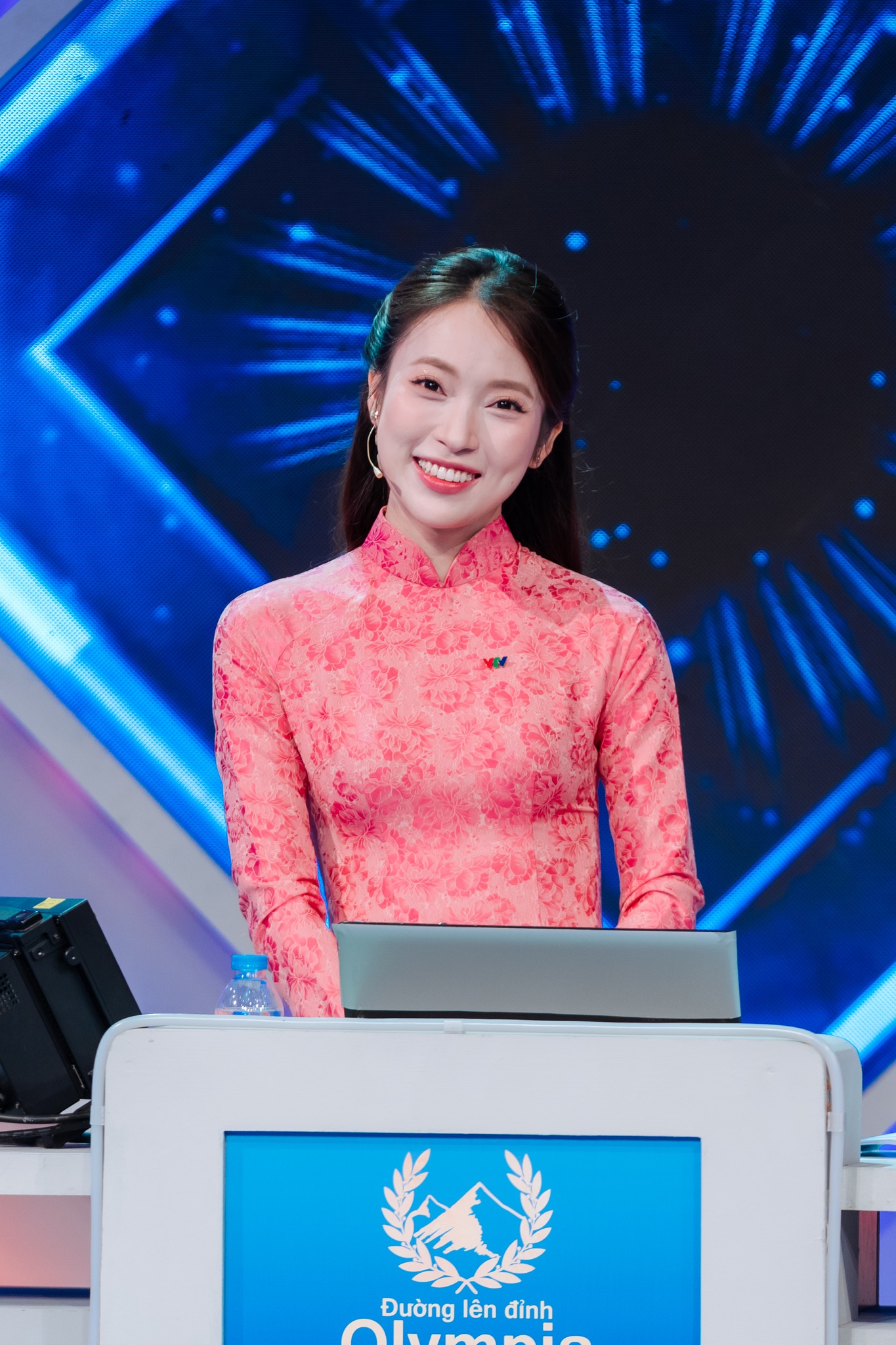 Khánh Vy được nhận xét ngày càng xinh đẹp, cuốn hút