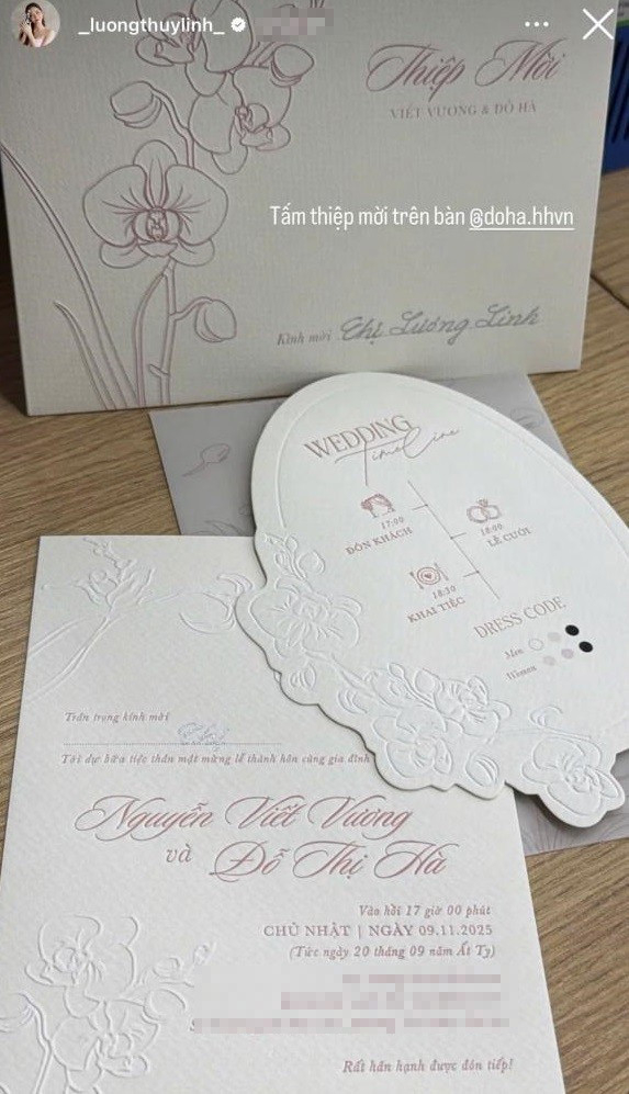 Dress code trong đám cưới Đỗ Hà - Viết Vương được ghi rõ có màu đen