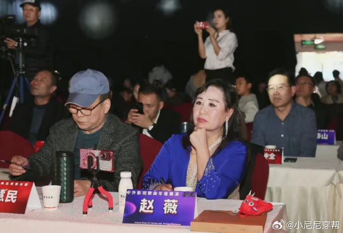 Sốc với tin Triệu Vy qua đời