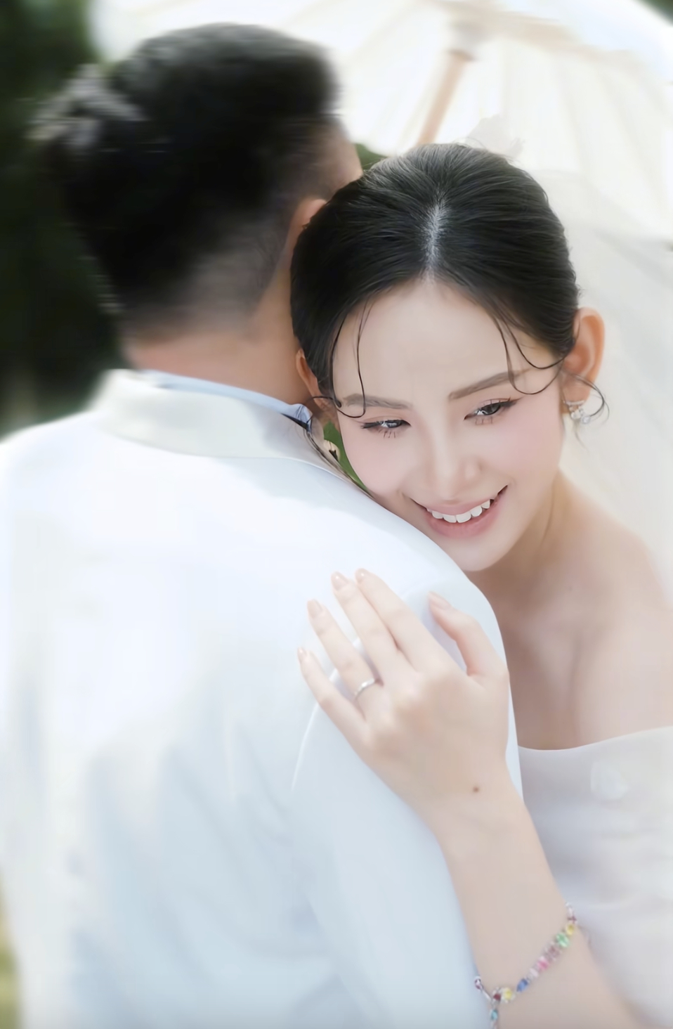 Chân dung thiếu gia Việt cưới mỹ nhân có 