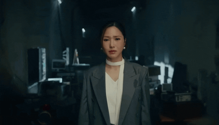 Hương Tràm diễn xuất ấn tượng trong MV