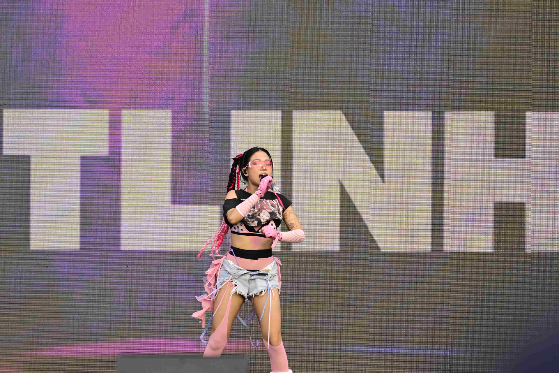 tlinh mới niềng răng