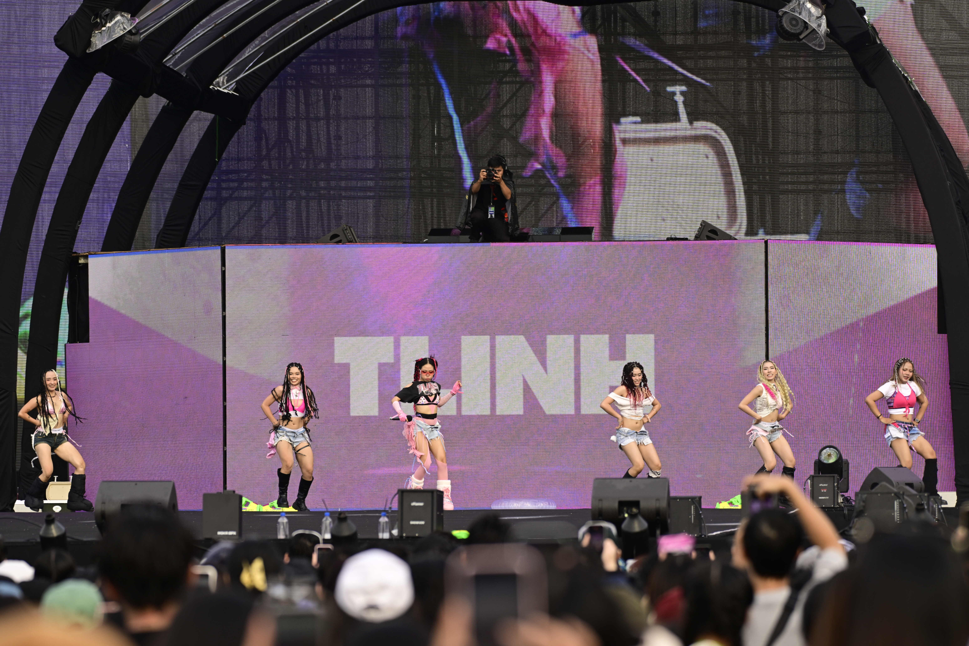 tlinh mới niềng răng