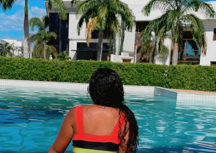 Yasmim Ângela Feitosa de Souza, 26 tuổi, qua đời hai ngày sau sinh nhật lần thứ 26. Cô thường đăng ảnh đời thường, tận hưởng cuộc sống trên MXH