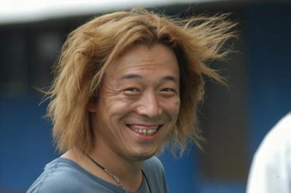 Sao nam xấu đến mức không thẩm mỹ viện nào dám sửa: Giờ trở thành