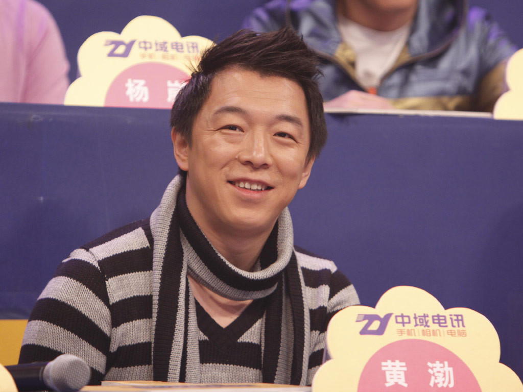 Anh luôn đối đáp mọi người một cách khôn khéo.