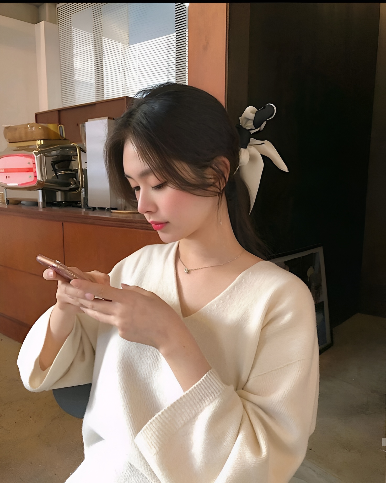 Nhiều người cho rằng việc chọn trường cho con phụ thuộc vào nhiều yếu tố (Ảnh minh họa)