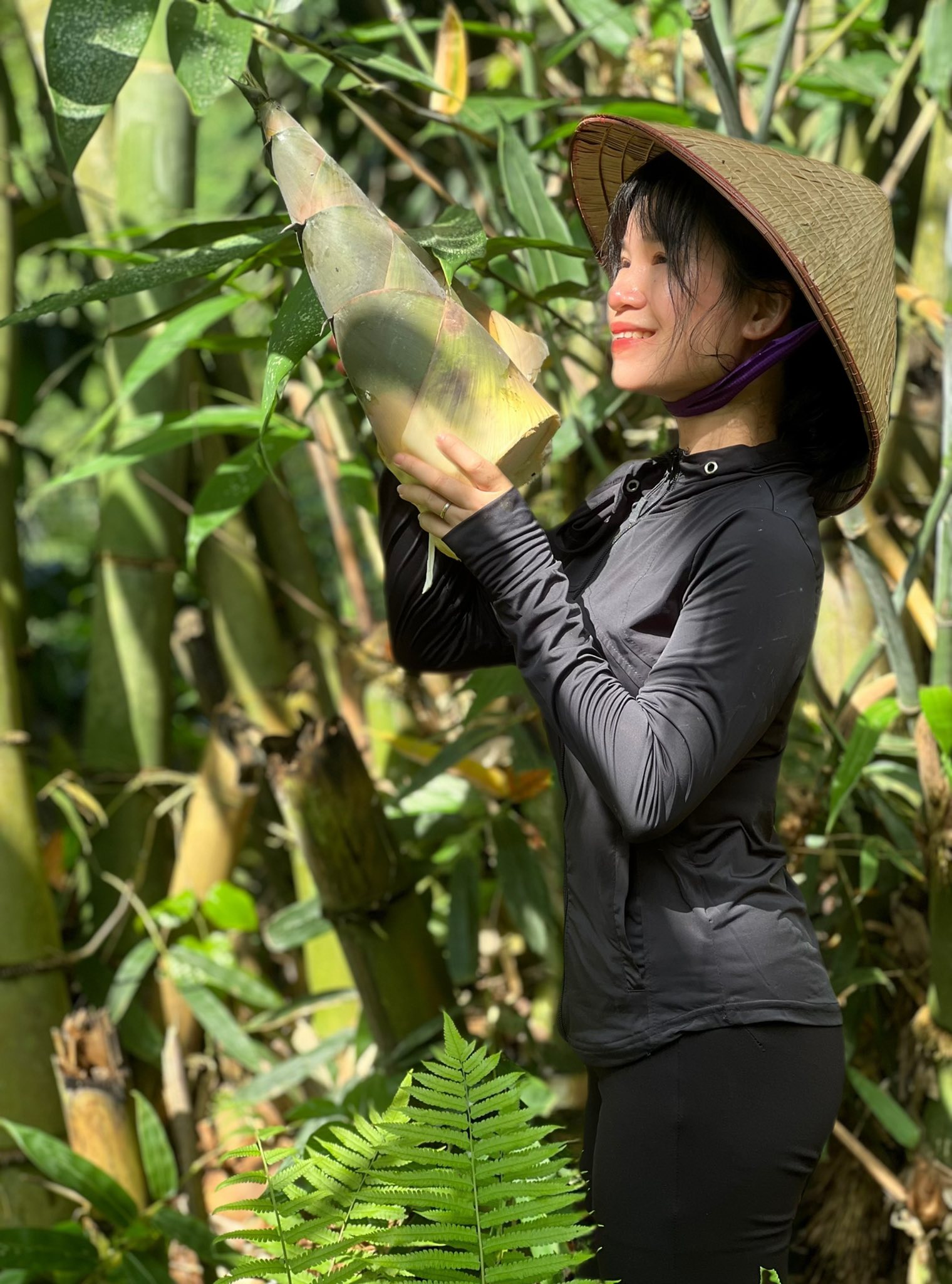 Cặp vợ chồng chi 3 tỷ xây nhà như cổ tích trên vùng núi Tuyên Quang: View triệu đô, 0 đồng rau củ