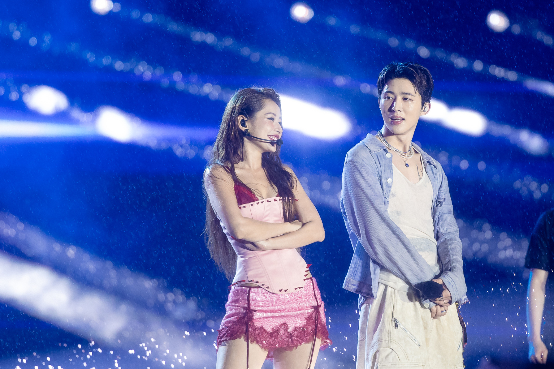 Chi Pu chưa lúc nào ngừng xinh, nhưng visual tại WATERBOMB lại lên 1 đẳng cấp khác