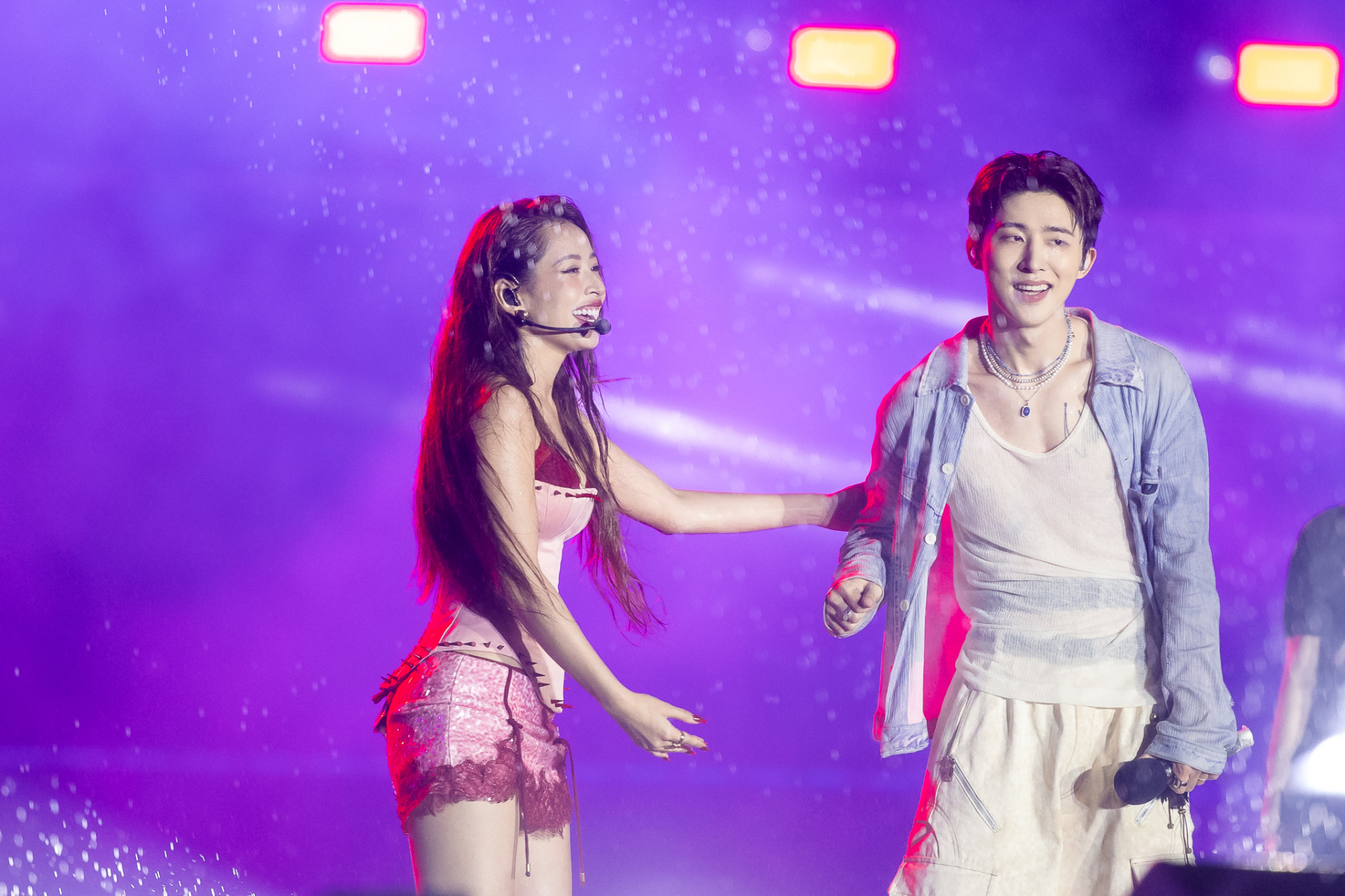 Chi Pu chưa lúc nào ngừng xinh, nhưng visual tại WATERBOMB lại lên 1 đẳng cấp khác