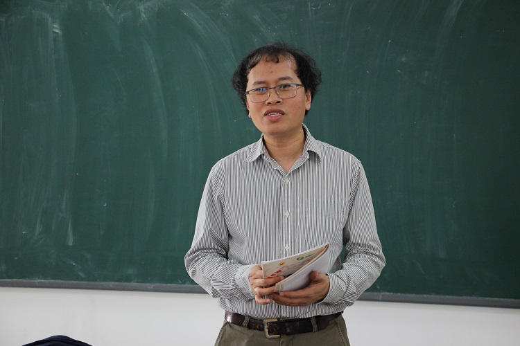 Là người uyên bác và tư duy sắc sảo, Giáo sư Đàm Thanh Sơn không chỉ am hiểu vật lý mà còn có thể trao đổi sâu rộng về nhiều lĩnh vực khác.