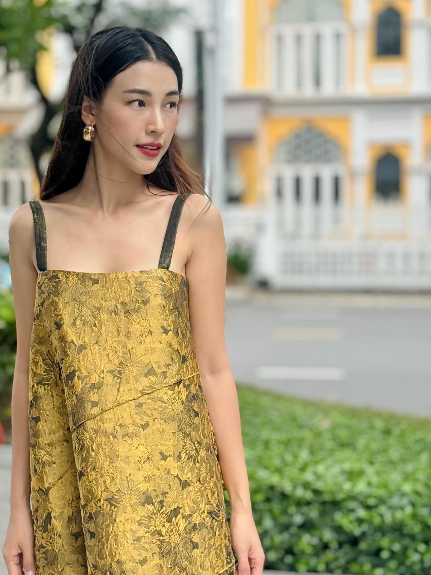 Hiện tại Hoàng Oanh vẫn đang tập trung cho công việc và chăm sóc con trai còn chồng cũ đã tìm thấy hạnh phúc mới