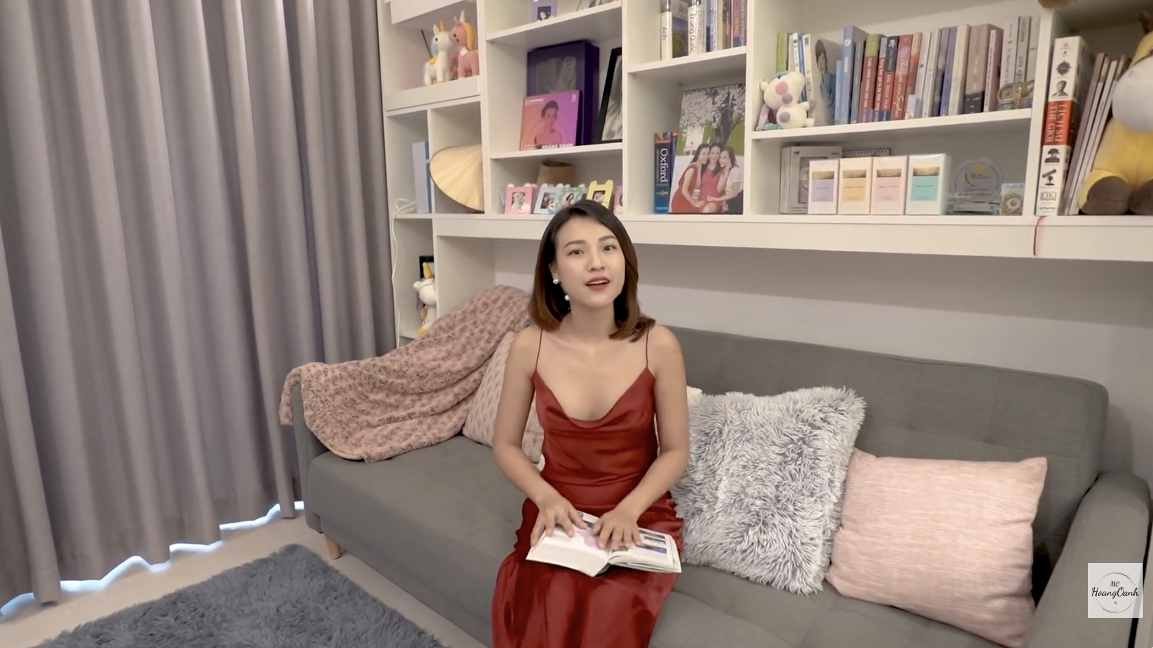 Và tiếp theo là sofa và khu vực tiếp khách