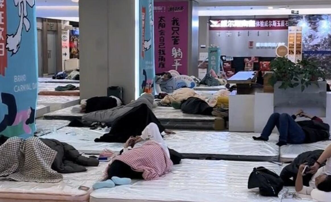 Cuộc thi do một thương hiệu đồ nội thất tổ chức