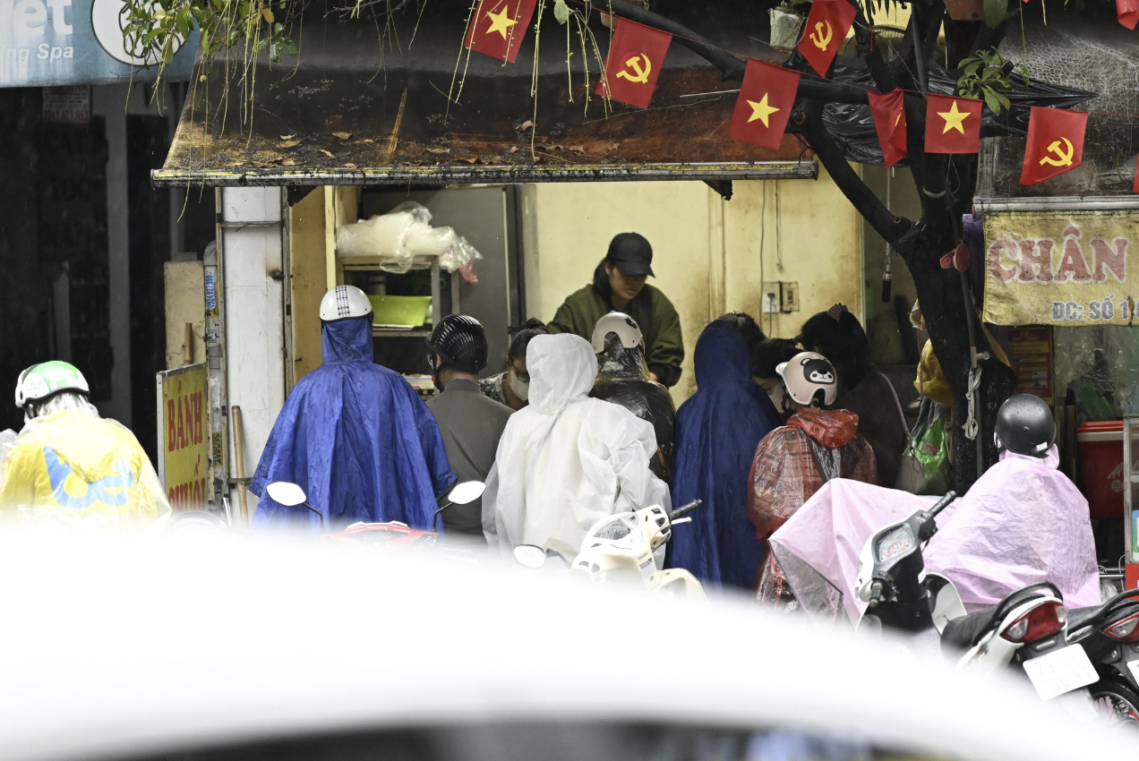 Thực tế tại hàng bánh chuối Hà Nội khiến khách