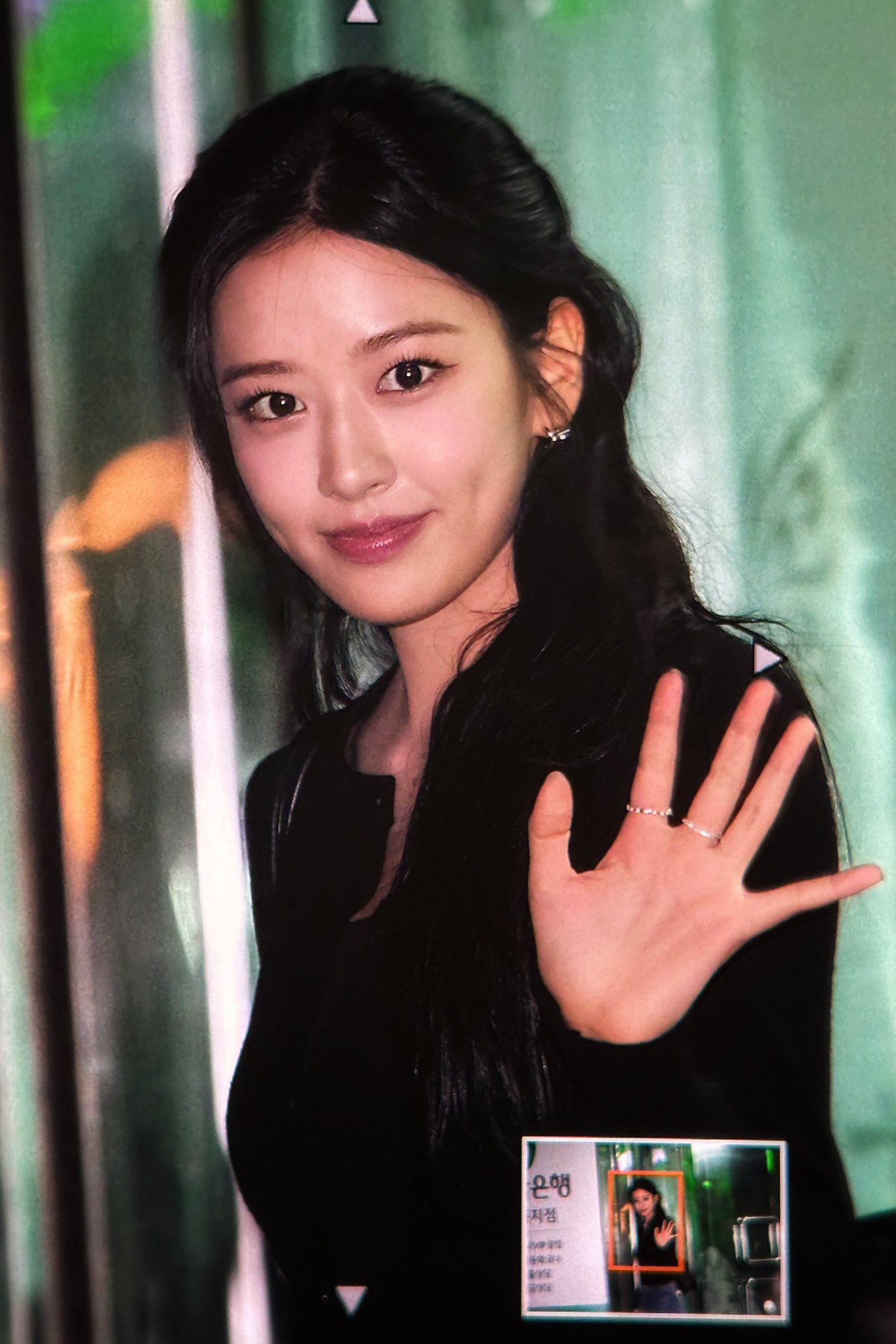 Mỹ nhân có khuôn mặt như nữ chính điện ảnh, nhan sắc tự nhiên tương lai còn ăn đứt Jang Wonyoung