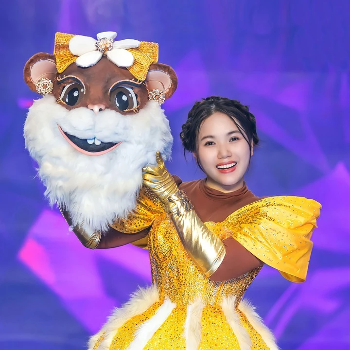 Thuỳ Chi gây chú ý khi tham gia Ca Sĩ Mặt Nạ