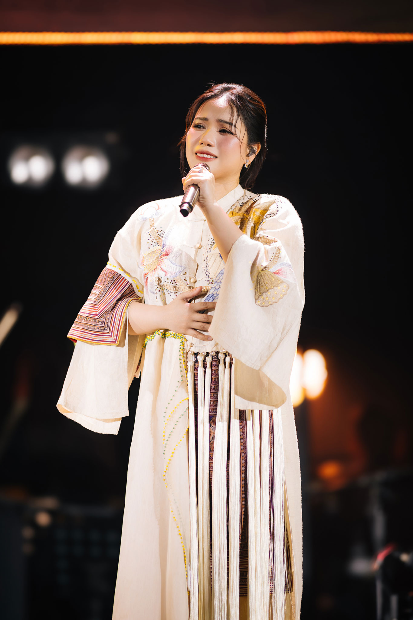 Thùy Chi giờ đây tự tin, linh hoạt và mạnh dạn thử nghiệm những hướng đi âm nhạc mới