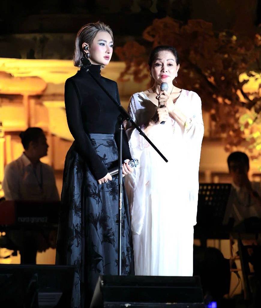 NSND Hà Thuỷ và ca sĩ Chu Thuý Quỳnh