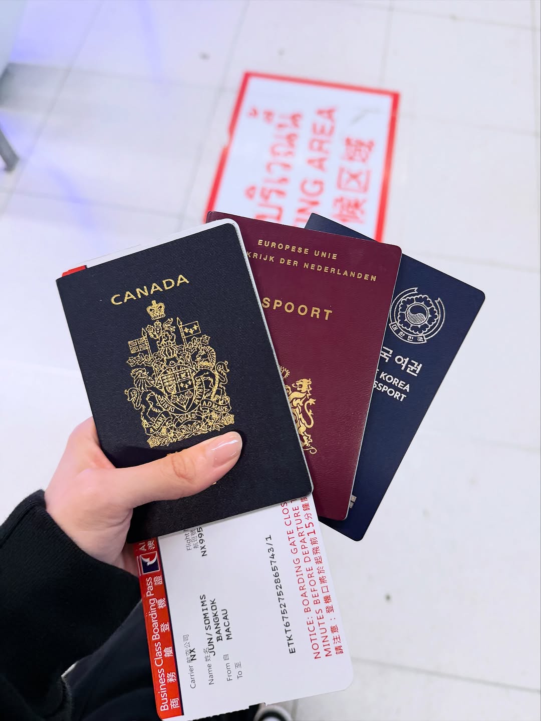 Lộ diện nữ idol được phép sở hữu 3 cuốn hộ chiếu quyền lực nhất thế giới