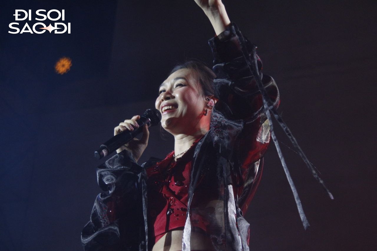 Mỹ Tâm rạng rỡ