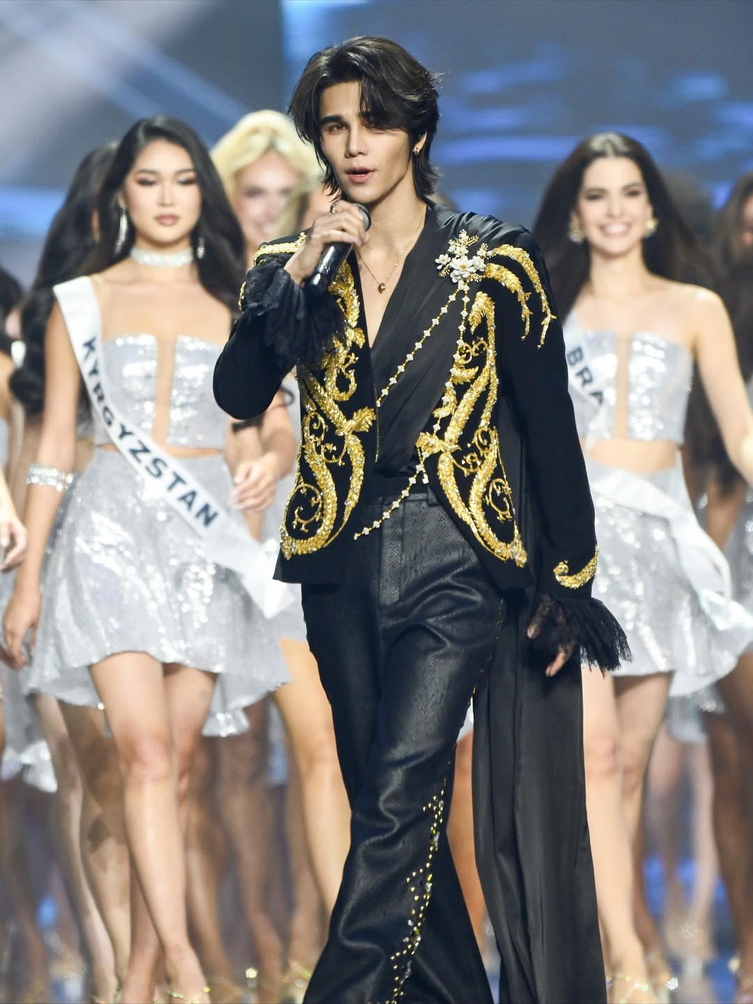 Ngoại hình bảo bao, cuốn hút của nam nghệ sĩ khiến fan đổ đứ đừ