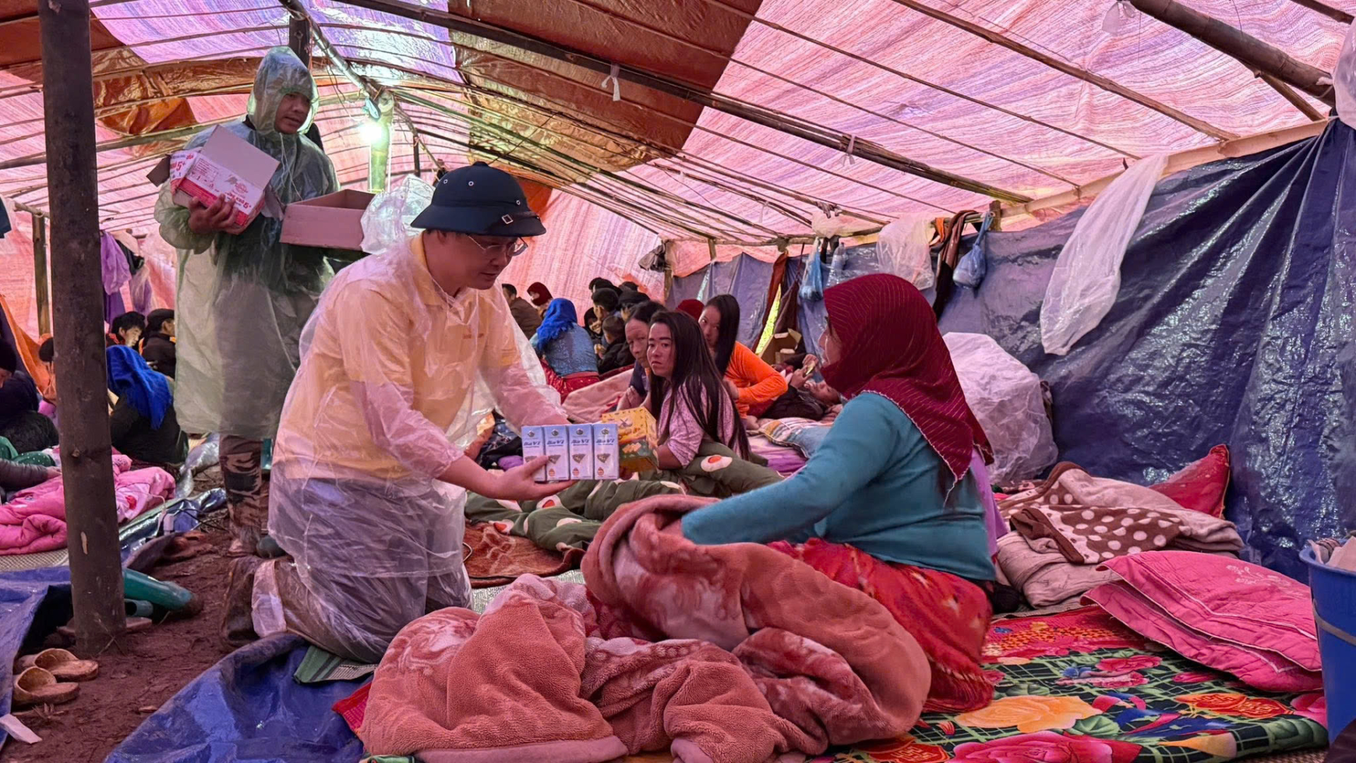 VinGroup chia sẻ với bà con vùng thiên tai bão lũ, mong mọi người sớm ổn định cuộc sống