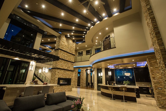 Đan Trường đúng hay sai?