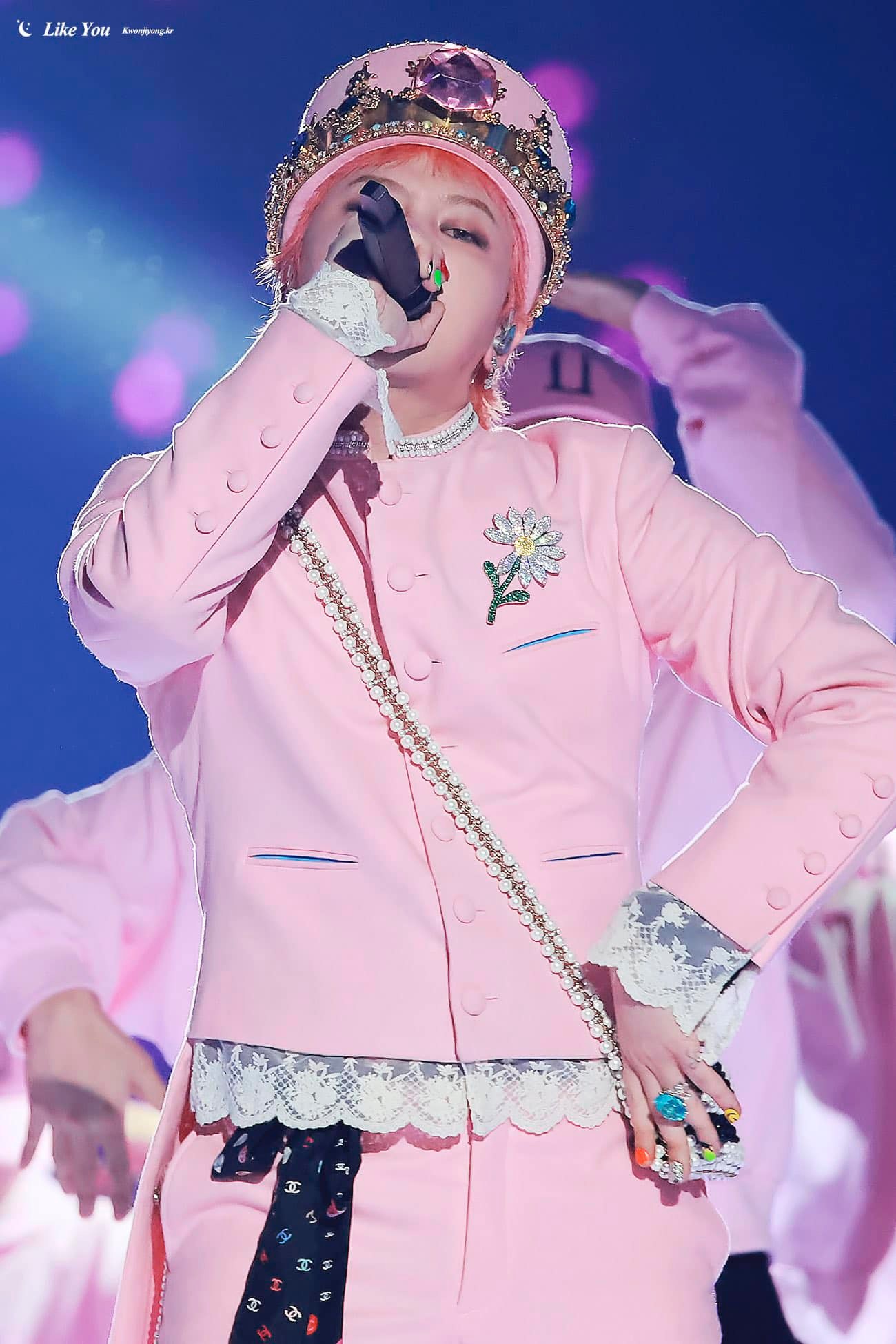 Cuối năm 2024, phần bình luận dưới video sân khấu MAMA của GD biến thành “phòng chat lớn nhất lịch sử Hàn Quốc”