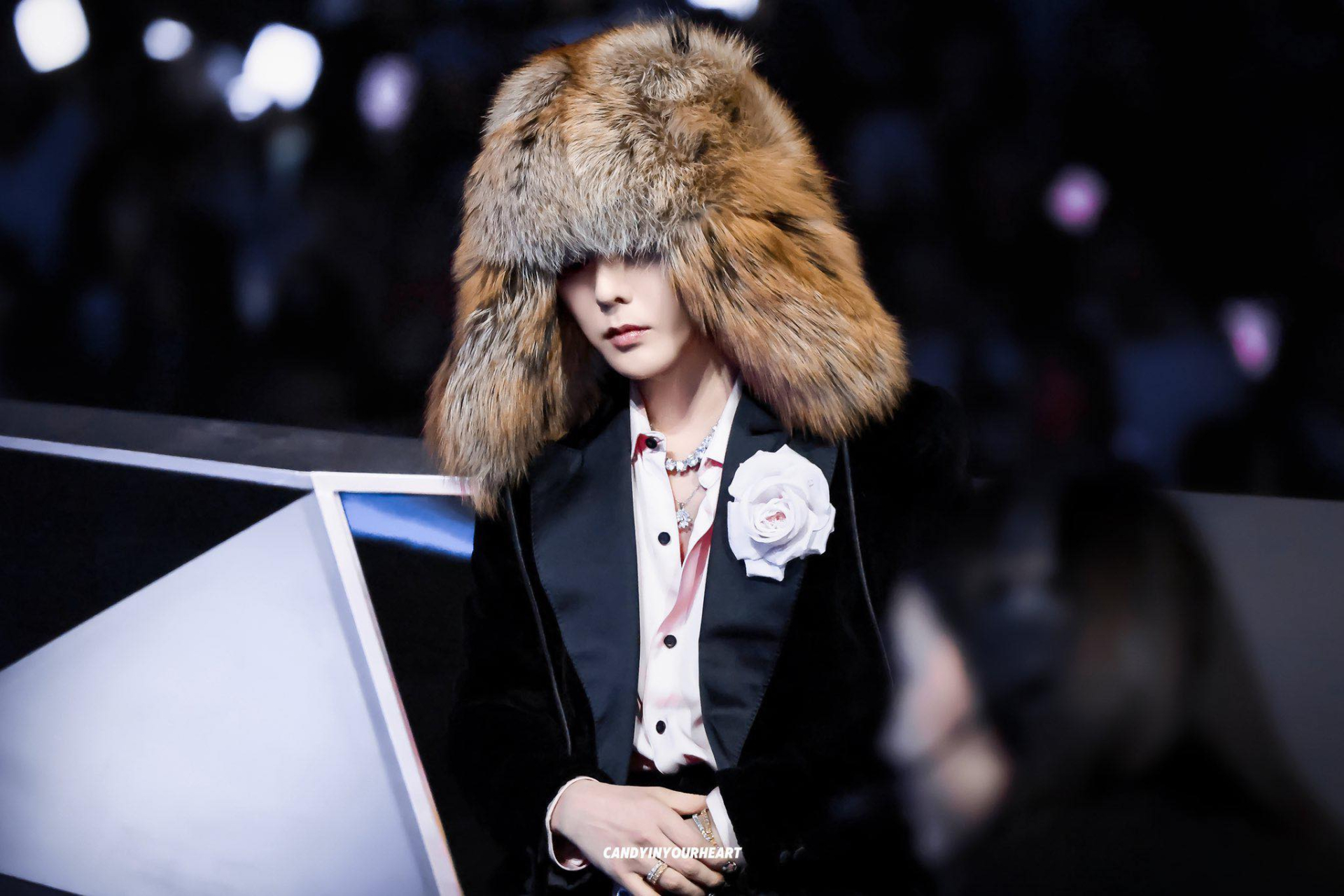 G-DRAGON quyên góp hơn 3 tỷ đồng vào ngày 29/11