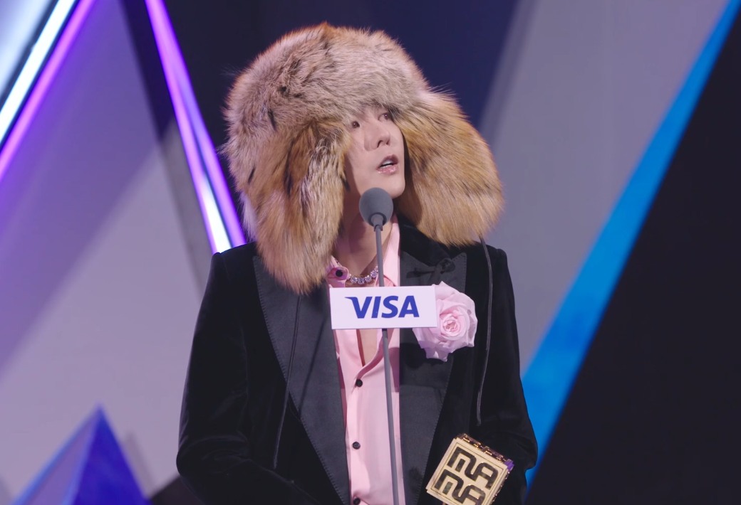 G-DRAGON tiếp tục nhận giải Nam nghệ sĩ xuất sắc nhất 