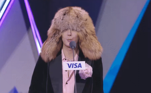 Chỉ trong phần mở đầu D-2 MAMA 2025, G-DRAGON đã mang về hai chiến thắng quan trọng