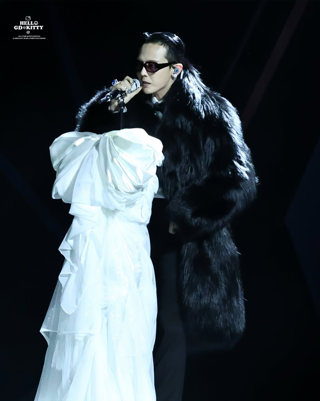 Màn trình diễn của G-DRAGON gây tranh cãi